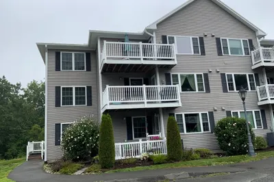 27 Greenleaves Dr #728 1