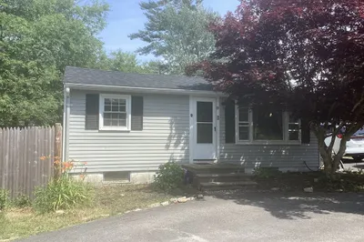 89 Plymouth Ave