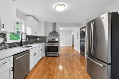 112 Woodstock St #2 1