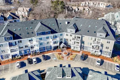 16 Taylor Drive #2003 1
