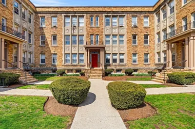 52 High St #1
