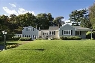 25 Arrowwood Street