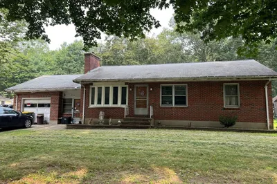324 Pleasant St