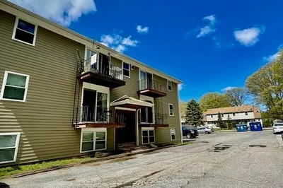 16 Hampson St #1