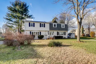 92 Surrey Dr #92 1