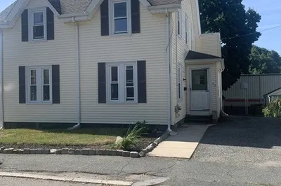 63 Penn St #1