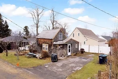 43 Trinity Ave