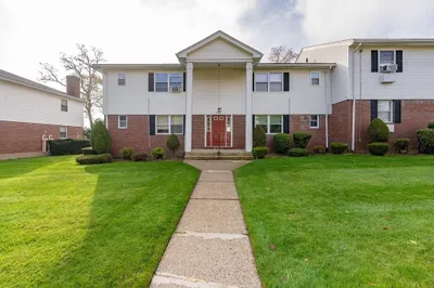 53 Colonial Cir #D 1