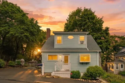 7 Lawndale Ave 1