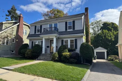 141 Robbins Rd