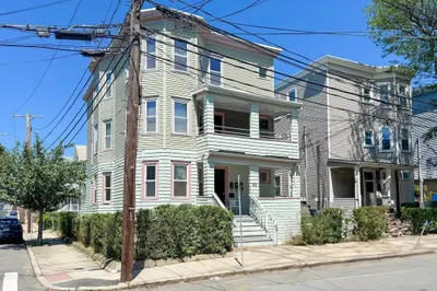 69 Conwell Ave