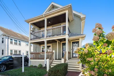 42-44 Warren St #42