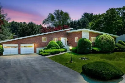 9 Seneca Drive 1