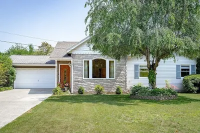 24 Old Feeding Hills Rd 1