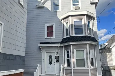 16 Lander Street