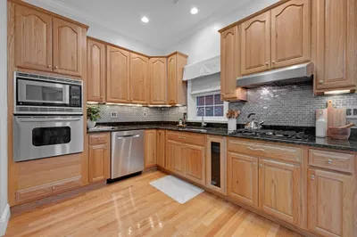 40 Park St #4