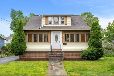 10 Waldo St