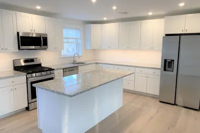 1 Broadway Ave #6