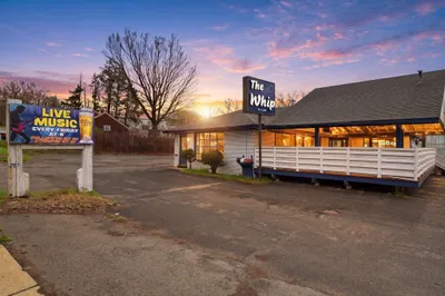 287 N Elm St 1