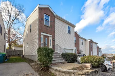 215 Saint Mary St #3 1