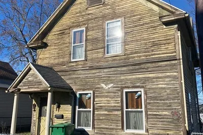 8 Grace St