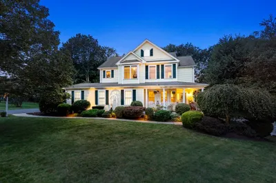 4 Country Club Ln 1