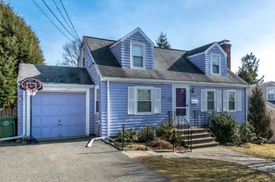 44 Pilgrim Rd 1