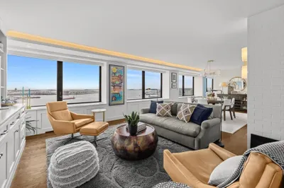 65 East India Row #28 EF