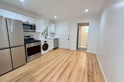 5 Stoneland Rd #1 1