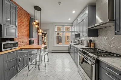 19 Cortes Street #3