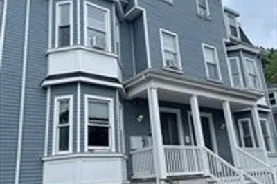 18 Belmont St #2 1