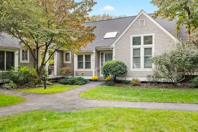 19 Brewster Ln #19 1