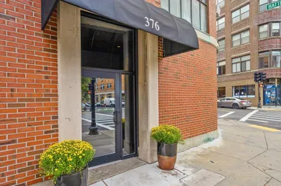 376 Commercial St #4D