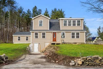 28 Pleasant St 1