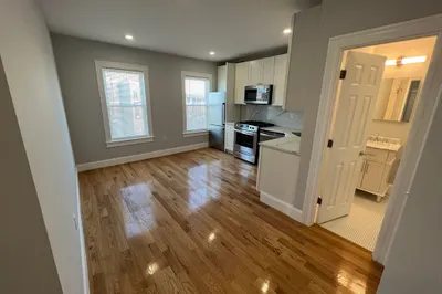 374 Oxford St #5