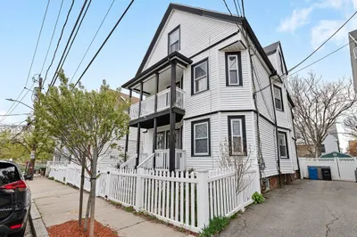 10 Bartlett Street