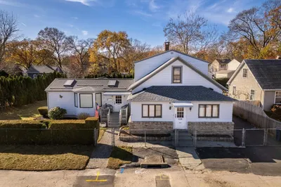 119 Holmes Rd
