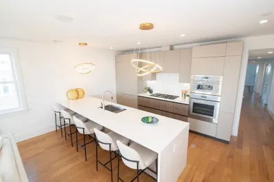 726 E 8th Street #3