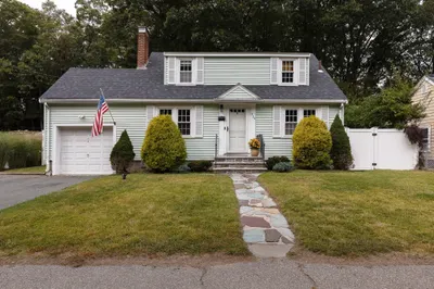 224 Turtle Pond Pkwy 1