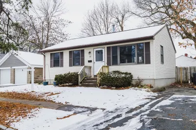 11 Champlain Ave 1