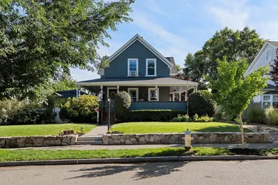93 Albatross Rd