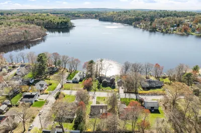 16 Lakeview Dr 1