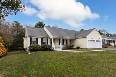 40 Mirasol Dr