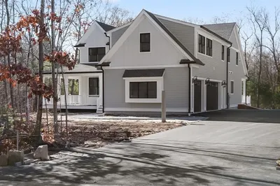 279 SE Main St #Lot 2 1