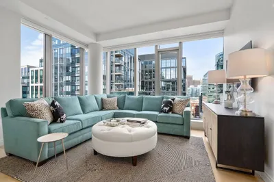 135 Seaport Blvd #1905