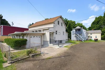 1 Railroad Ct 1
