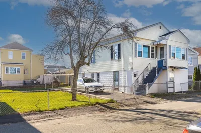 21 Beach Rd