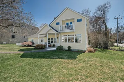 53 Shore Dr 1