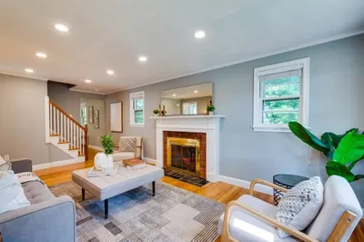 10 Altacrest Rd