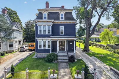153 Belmont St 1